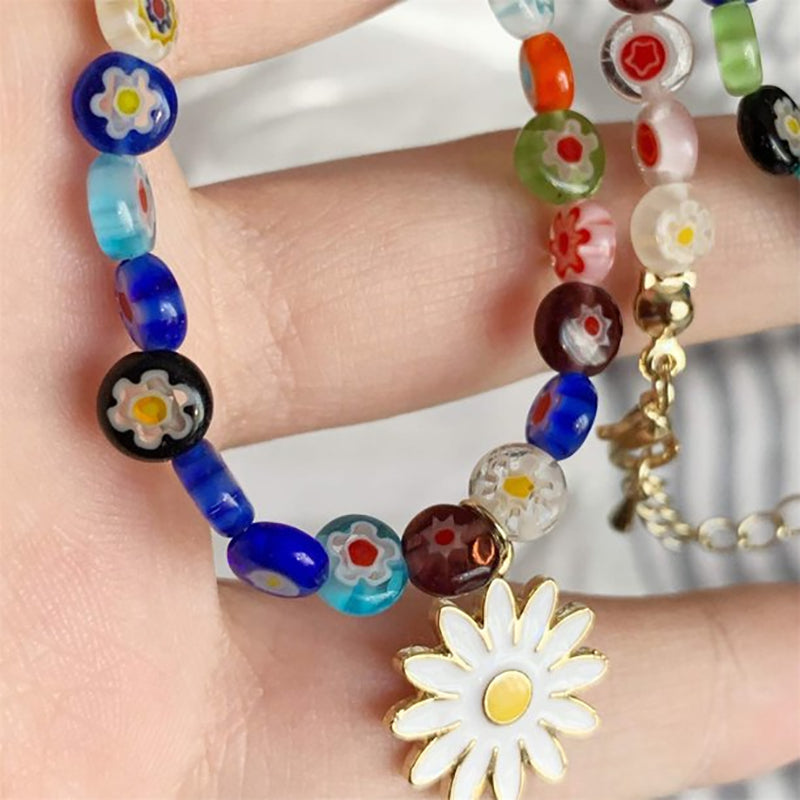 Collier De Perles Colorées Avec Pendentif Marguerite